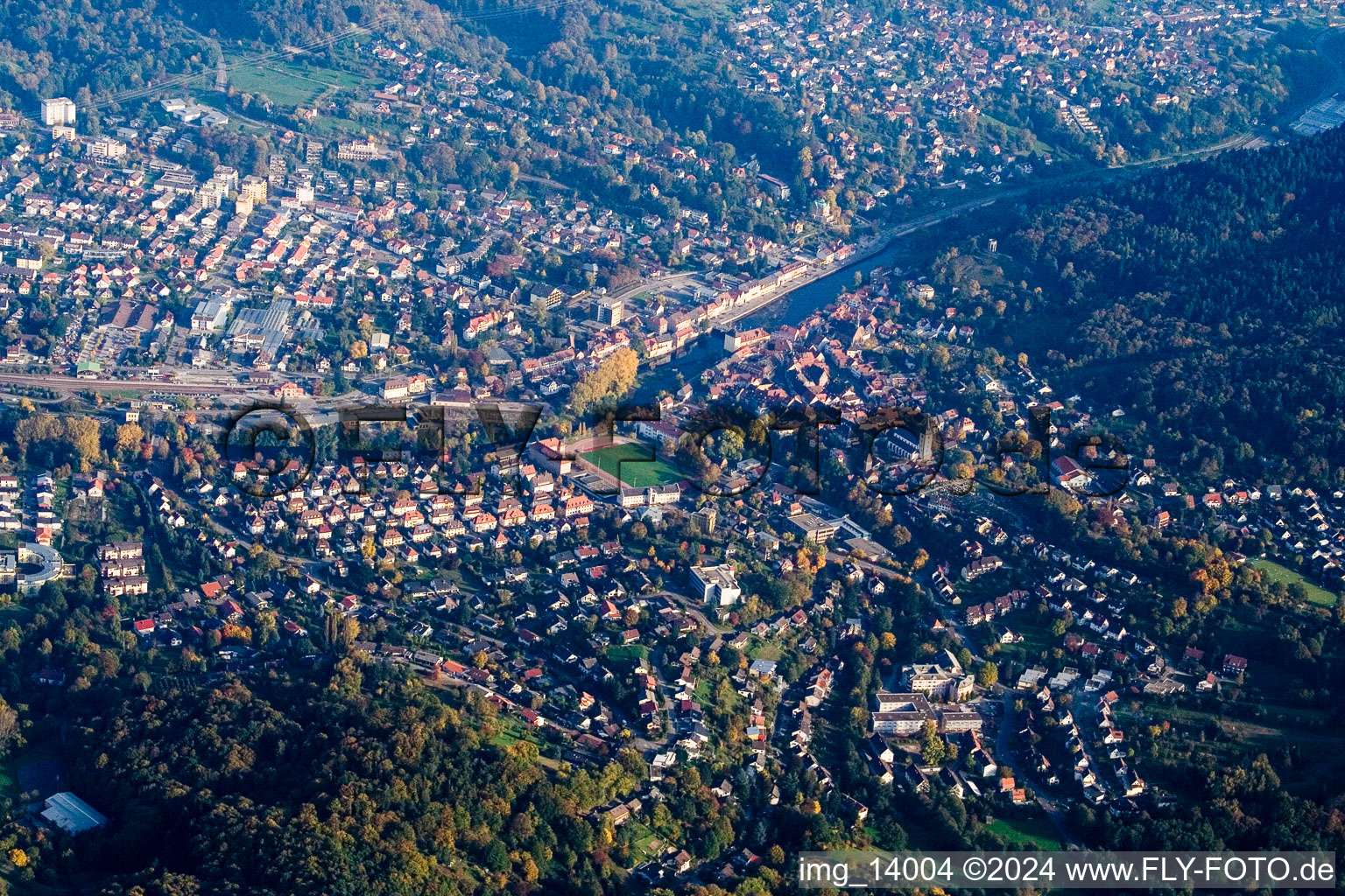 Gaggenau dans le département Bade-Wurtemberg, Allemagne vu d'un drone