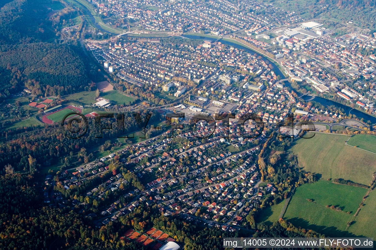 Vue aérienne de Gaggenau dans le département Bade-Wurtemberg, Allemagne