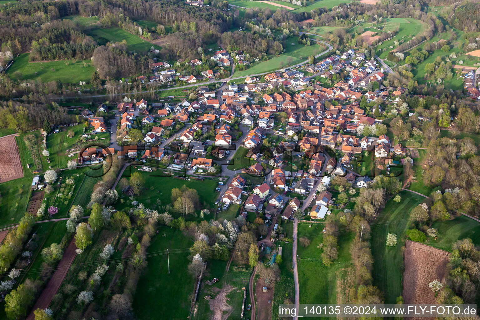 Vue aérienne de Du sud-ouest à Völkersweiler dans le département Rhénanie-Palatinat, Allemagne