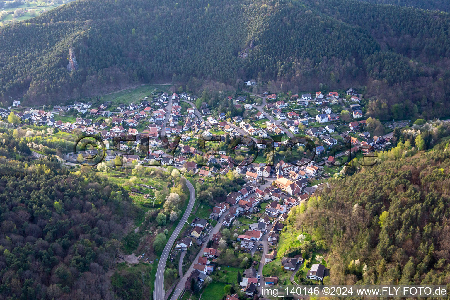 Vue aérienne de Du sud à Lug dans le département Rhénanie-Palatinat, Allemagne