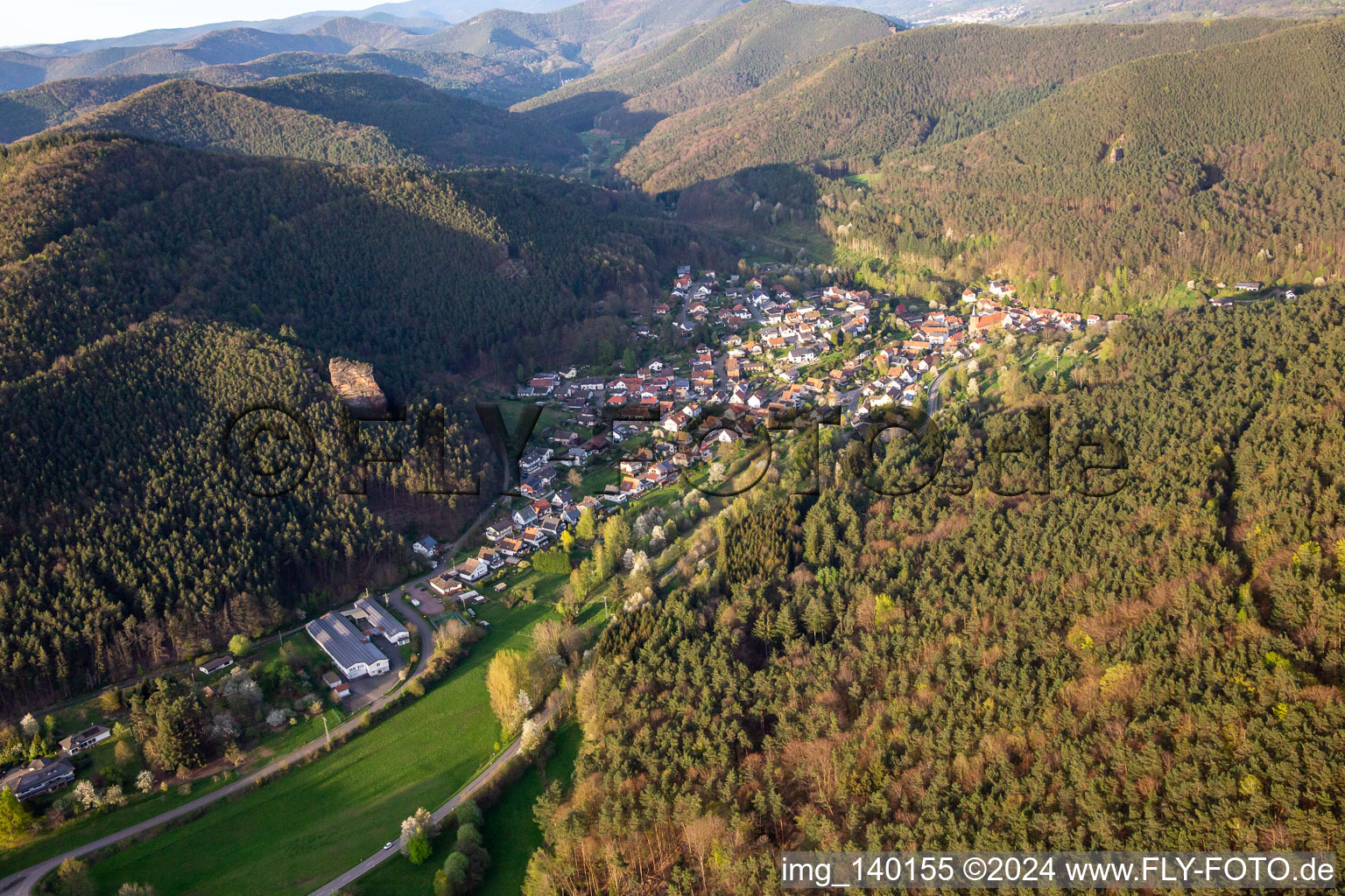 Vue aérienne de Sous le Friedrichsfelsen à Lug dans le département Rhénanie-Palatinat, Allemagne