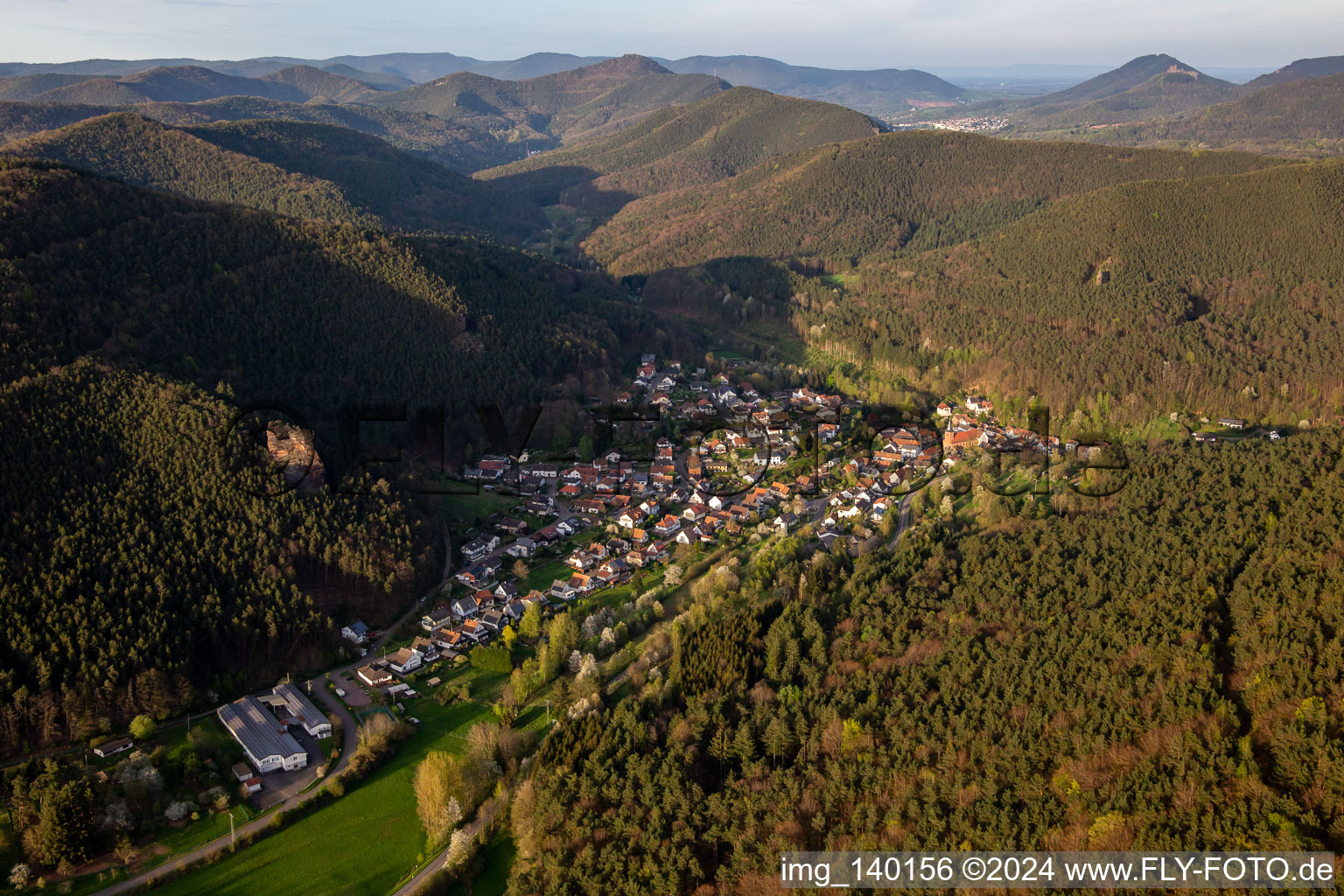 Vue aérienne de Sous le Friedrichsfelsen à Lug dans le département Rhénanie-Palatinat, Allemagne