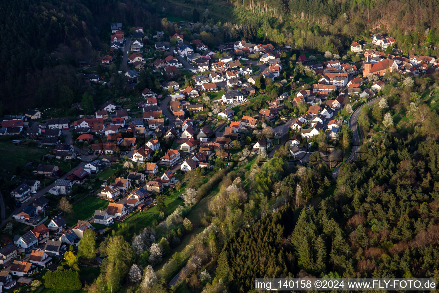 Lug dans le département Rhénanie-Palatinat, Allemagne vu d'un drone