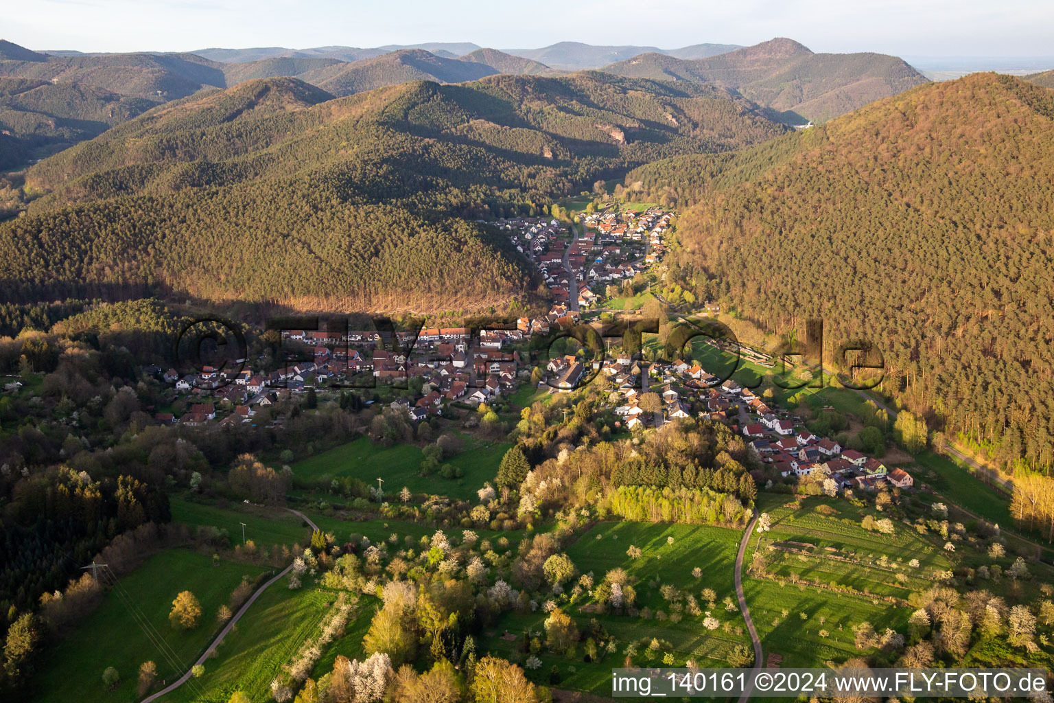 Vue aérienne de Du sud-ouest à Spirkelbach dans le département Rhénanie-Palatinat, Allemagne