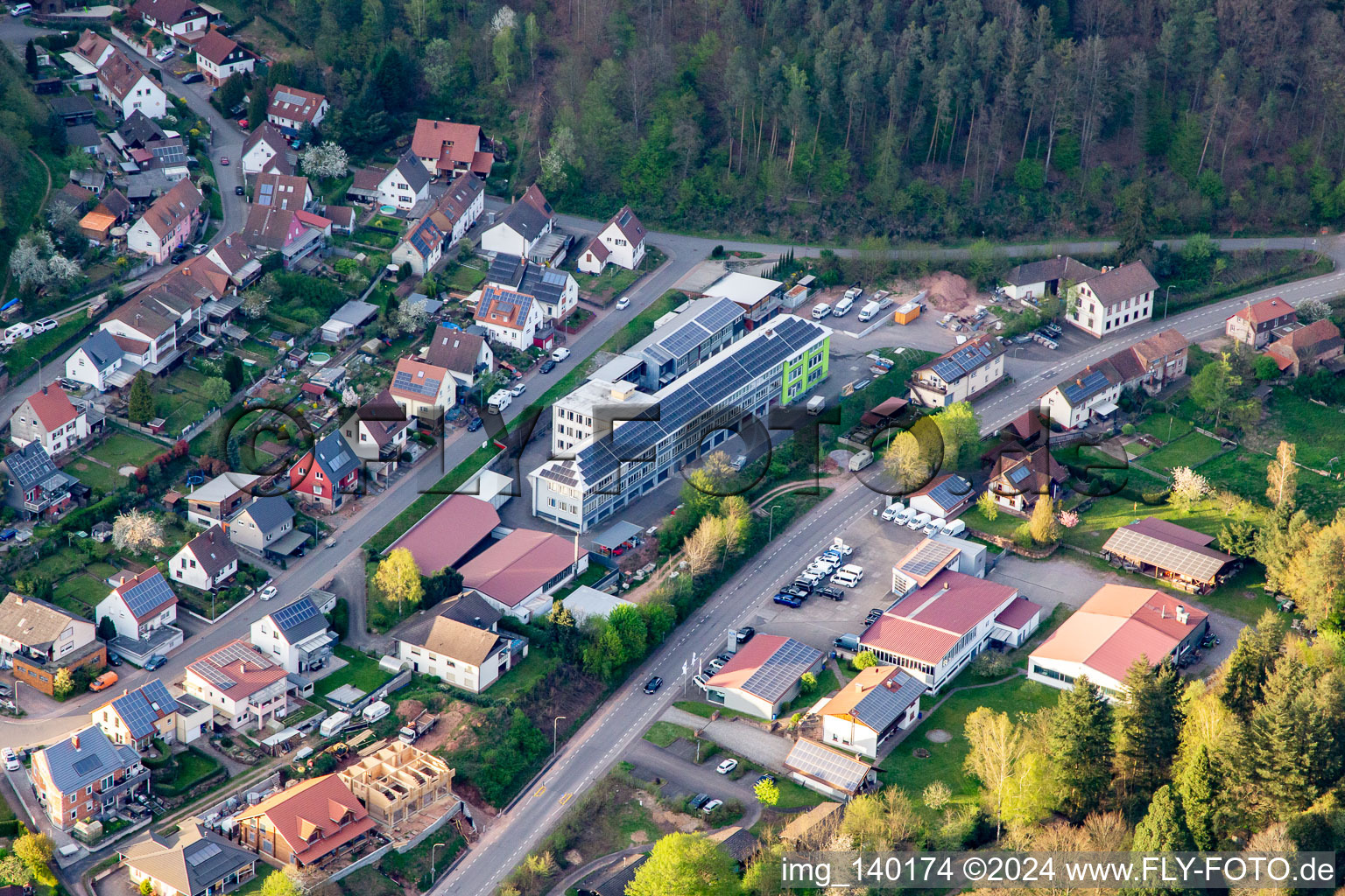 Vue aérienne de Hauptstrasse 46 à Wilgartswiesen dans le département Rhénanie-Palatinat, Allemagne