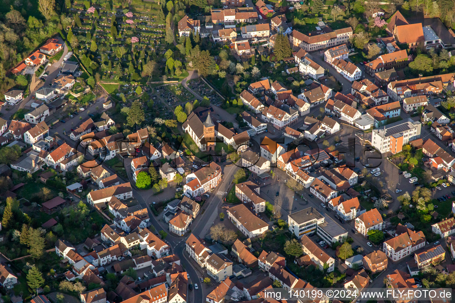 Vue aérienne de Saint-Barthélemy à Hauenstein dans le département Rhénanie-Palatinat, Allemagne