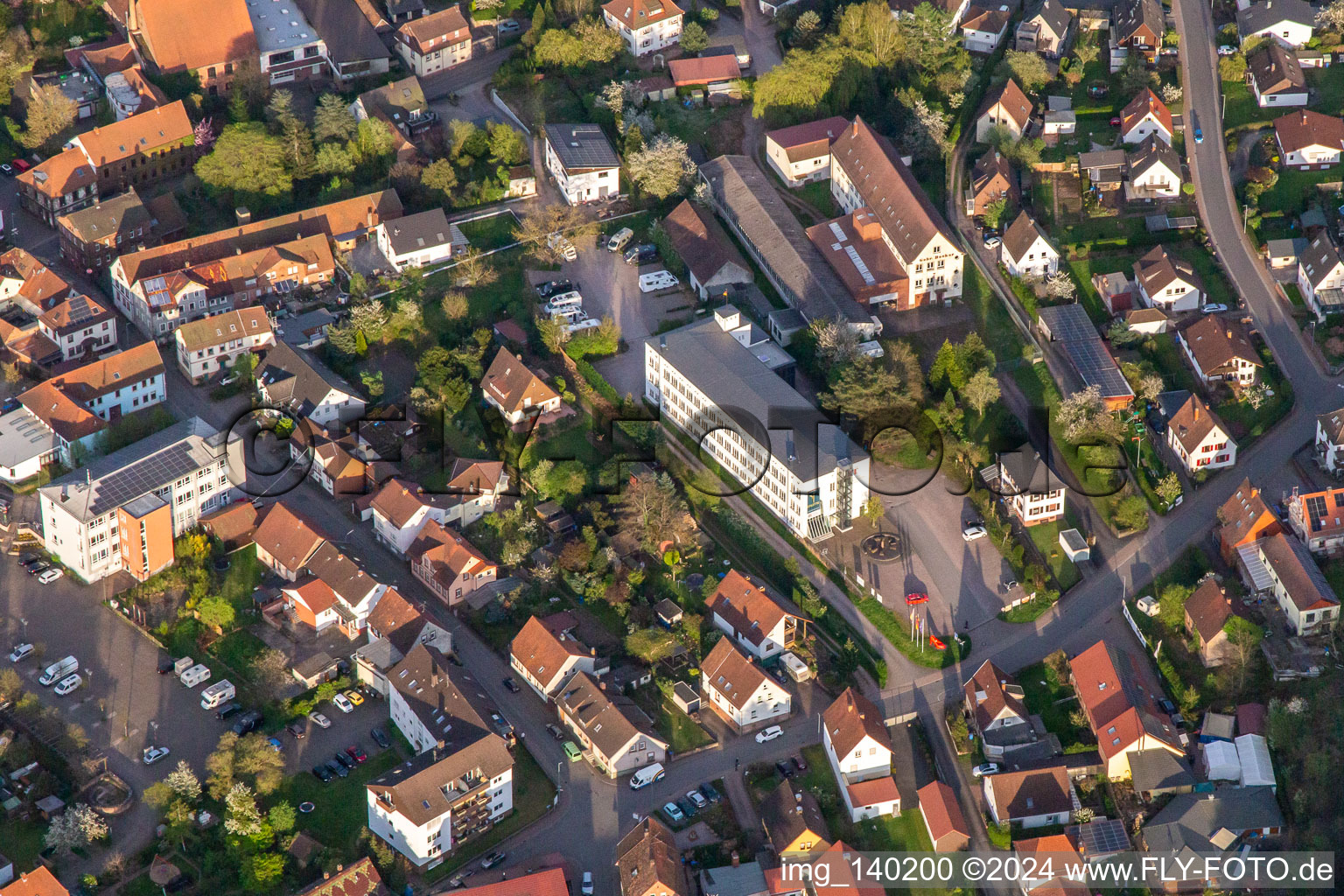 Vue aérienne de Musée allemand de la chaussure Hauenstein à Hauenstein dans le département Rhénanie-Palatinat, Allemagne