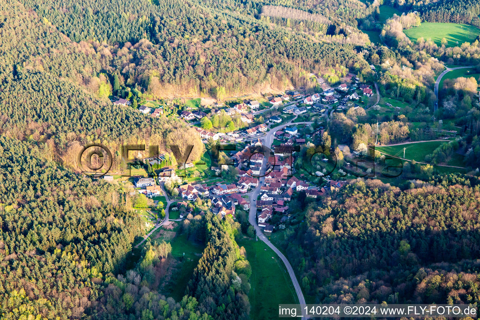 Vue aérienne de Du nord à Darstein dans le département Rhénanie-Palatinat, Allemagne