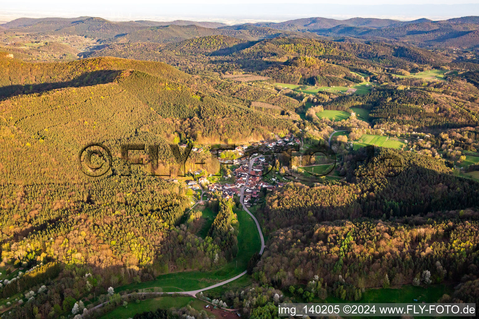 Vue aérienne de Du nord à Darstein dans le département Rhénanie-Palatinat, Allemagne