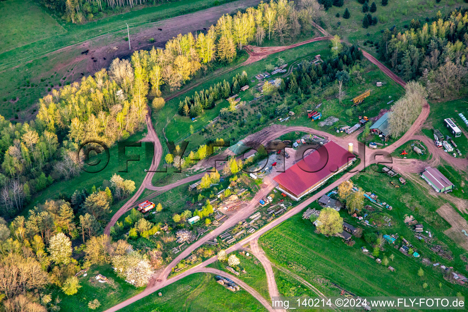 Photographie aérienne de Aussiedlerhof à Oberschlettenbach dans le département Rhénanie-Palatinat, Allemagne