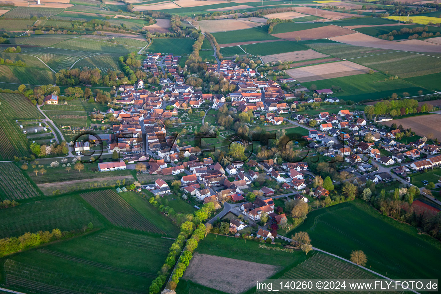 Vue aérienne de Du nord-ouest à Dierbach dans le département Rhénanie-Palatinat, Allemagne