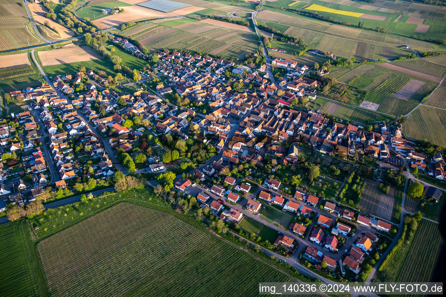 Vue aérienne de Du nord à Impflingen dans le département Rhénanie-Palatinat, Allemagne