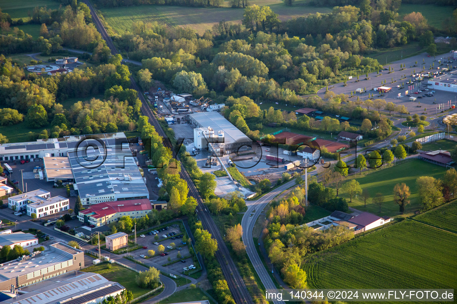 Vue aérienne de Béton Dyckerhoff à Rohrbach dans le département Rhénanie-Palatinat, Allemagne