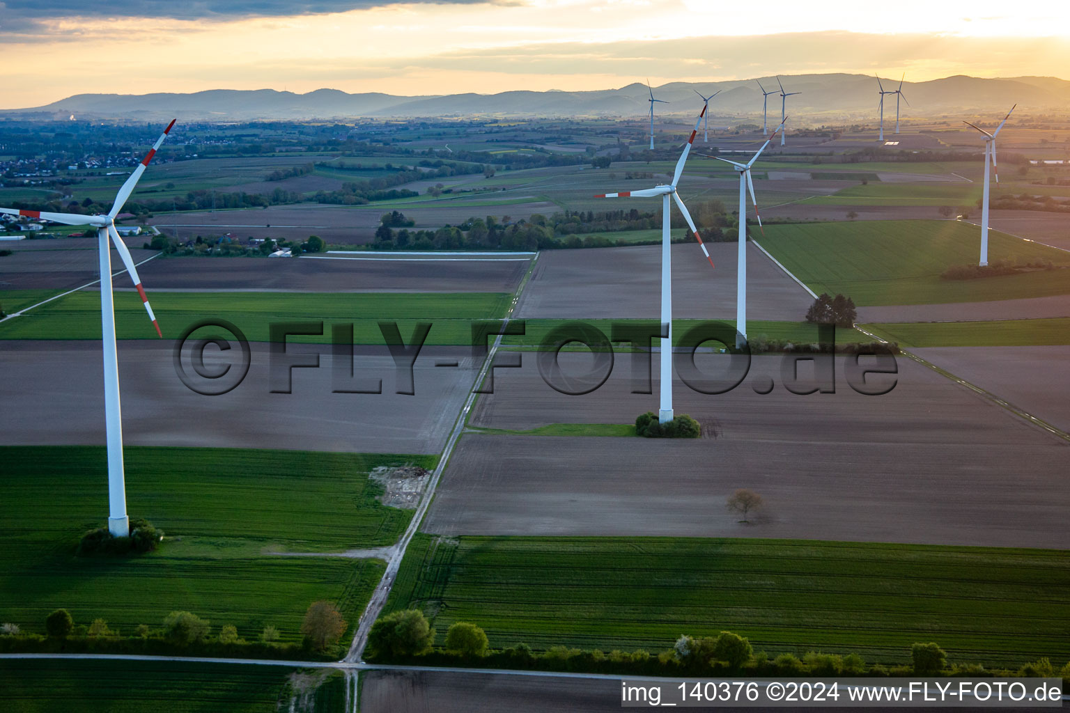 Vue aérienne de Parc éolien Minfeld à Minfeld dans le département Rhénanie-Palatinat, Allemagne