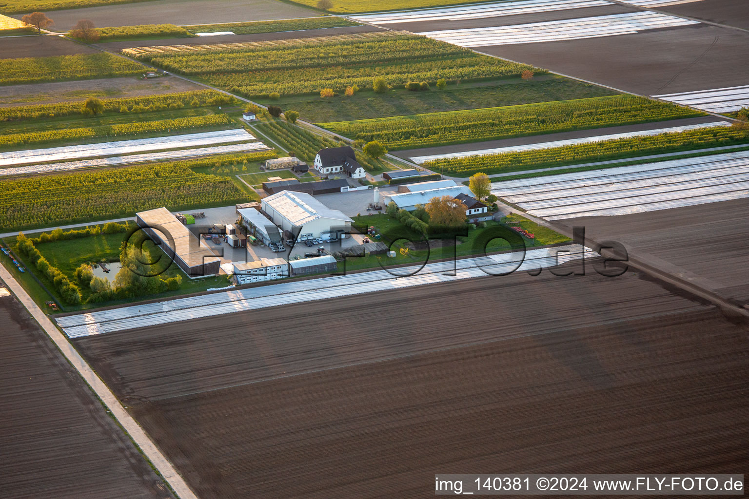 Vue aérienne de Le jardin du fermier à Winden dans le département Rhénanie-Palatinat, Allemagne