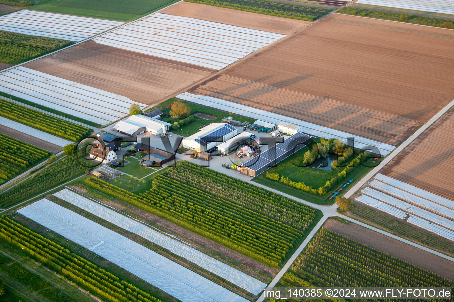 Le jardin du fermier à Winden dans le département Rhénanie-Palatinat, Allemagne d'en haut