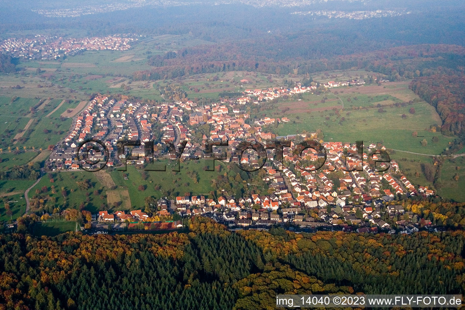 Quartier Schöllbronn in Ettlingen dans le département Bade-Wurtemberg, Allemagne du point de vue du drone