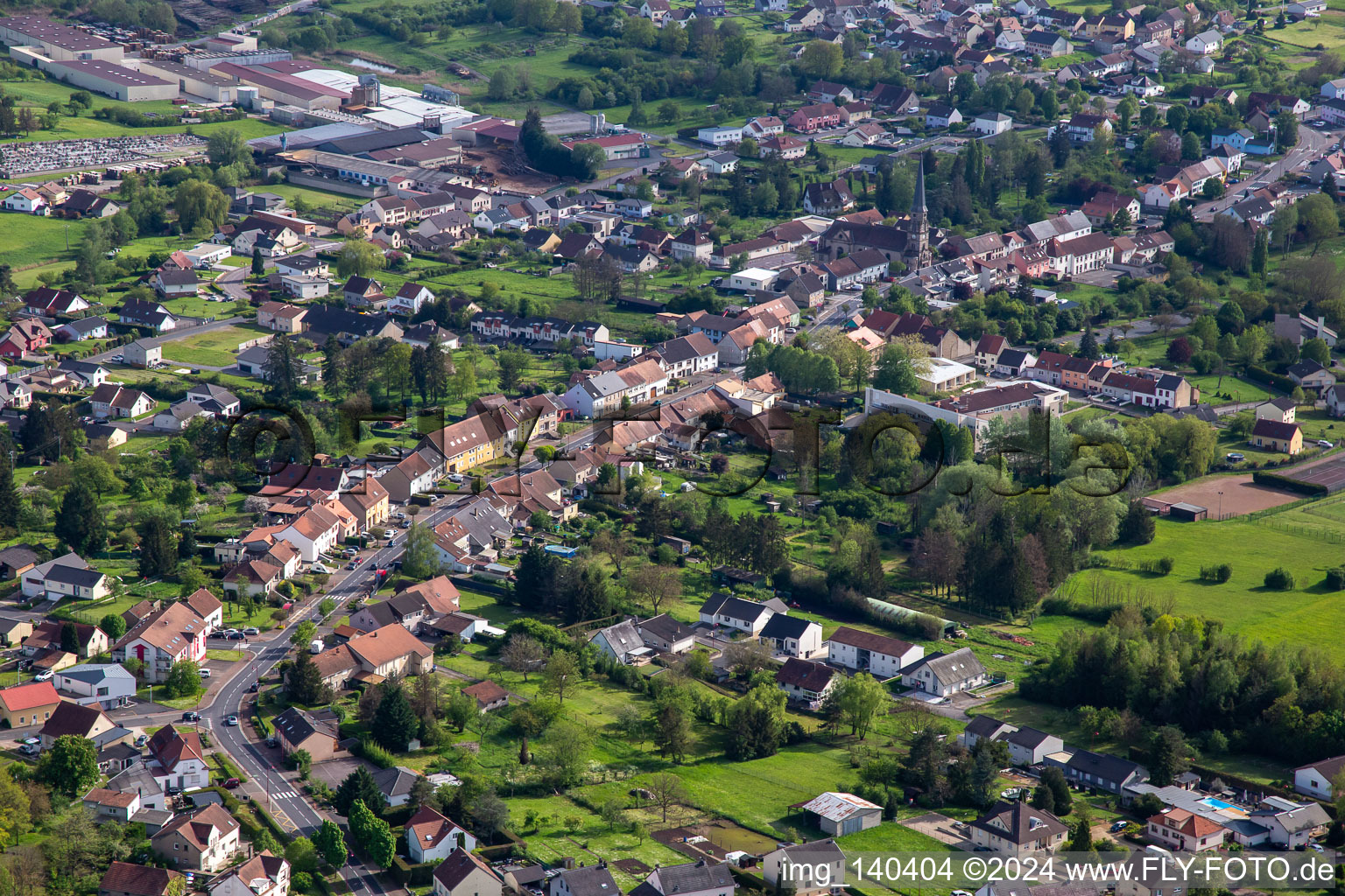 Vue aérienne de Du NE à Hambach dans le département Moselle, France