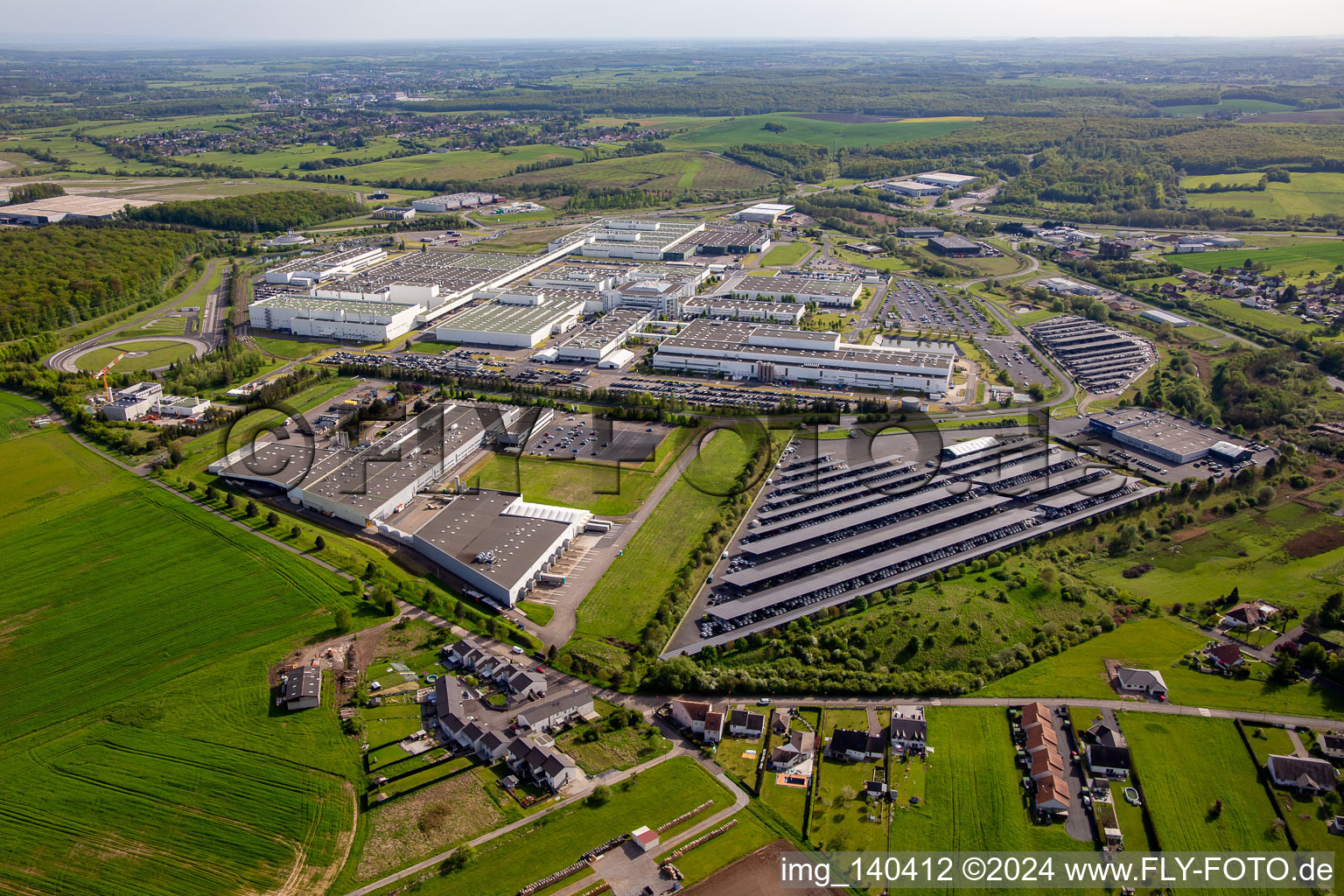 Vue aérienne de MAHLE Behr Hambach SAS à Hambach dans le département Moselle, France