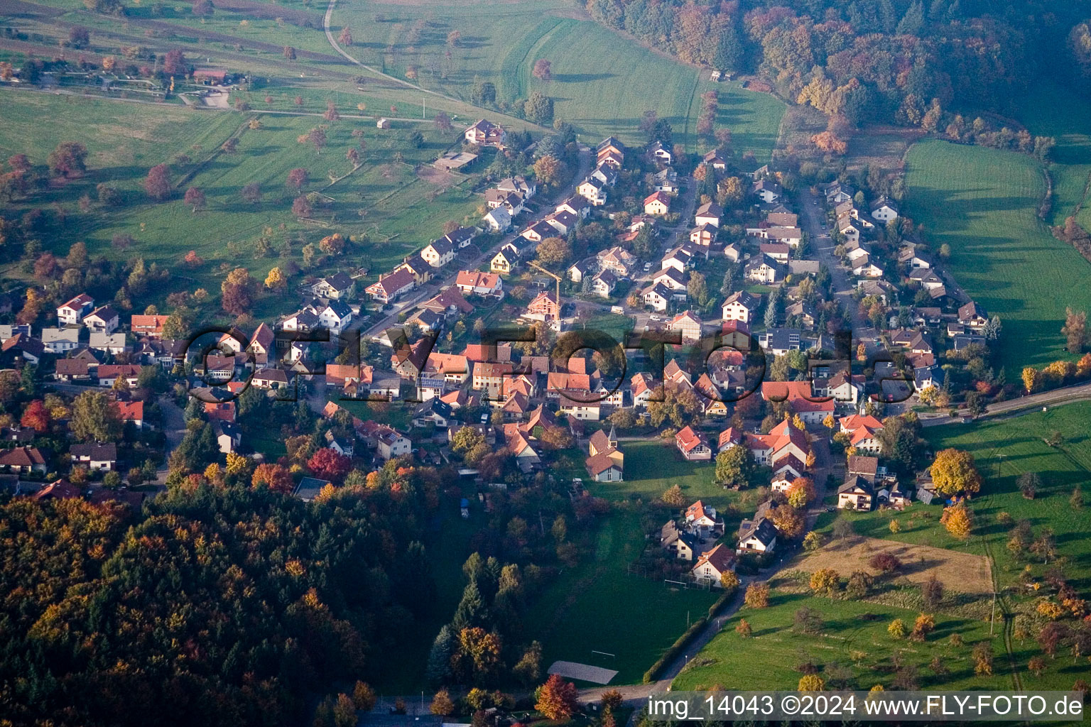 Quartier Schluttenbach in Ettlingen dans le département Bade-Wurtemberg, Allemagne du point de vue du drone