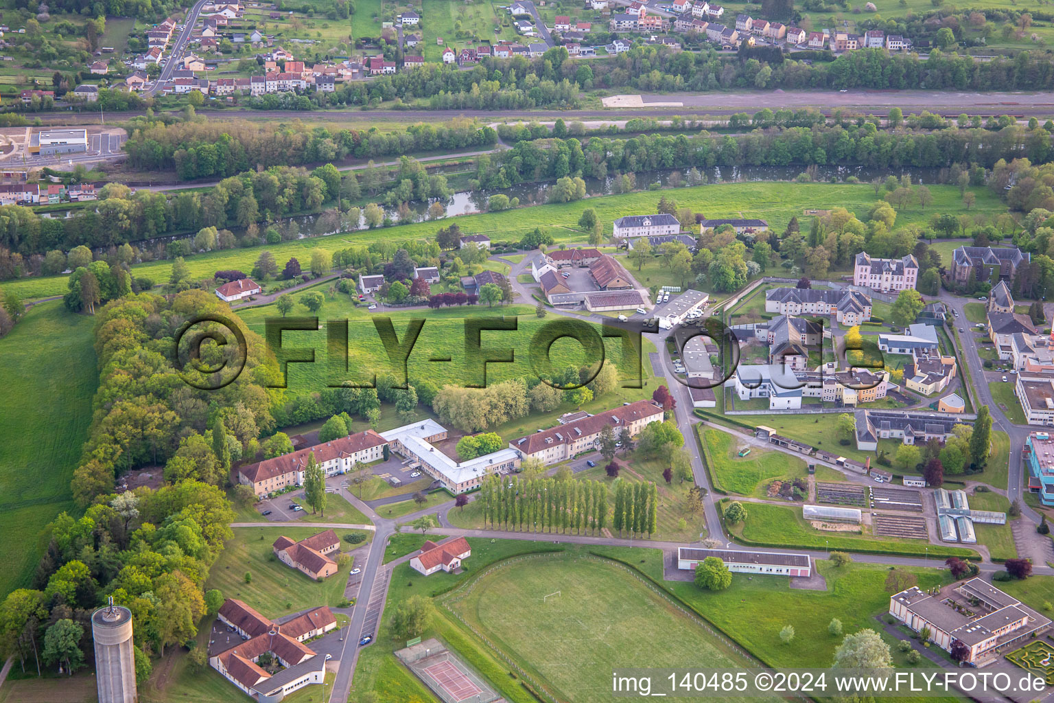 Photographie aérienne de Ctre Hospitalier Spécialisé à le quartier Blauberg in Saargemünd dans le département Moselle, France