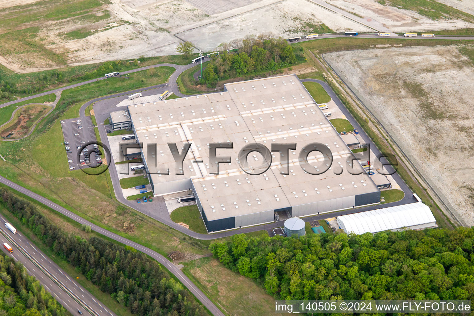 Vue aérienne de Logistique automobile Seifert à Hambach dans le département Moselle, France