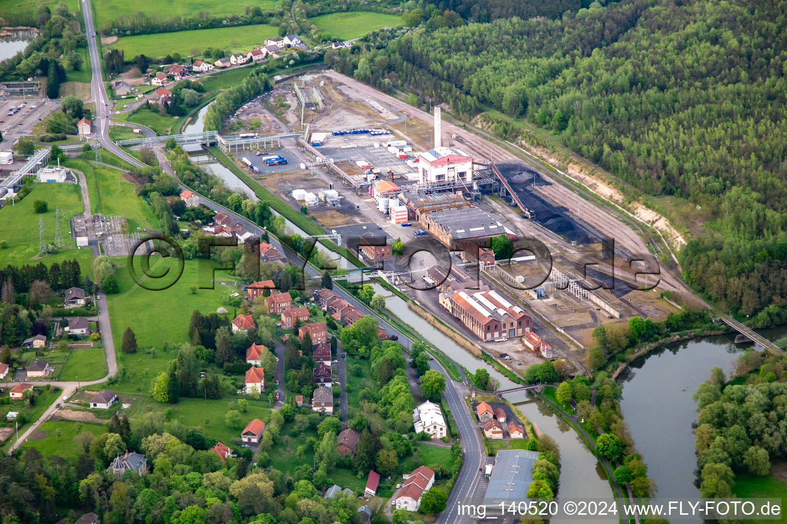 Vue aérienne de Zone industrielle Rue Ernest Solvay à Willerwald dans le département Moselle, France