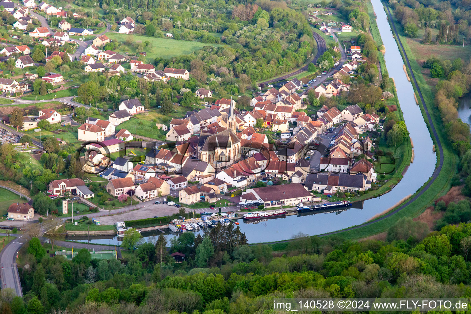 Photographie aérienne de Du sud à Wittring dans le département Moselle, France