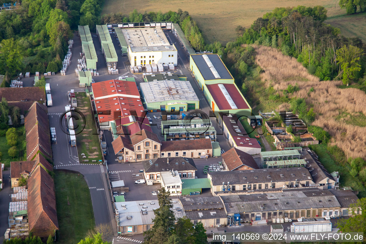 Photographie aérienne de Zone commerciale LE HARAS avec Bluetek Sarralbe, SIA Service | Expert en sécurité incendie à Sarralbe dans le département Moselle, France