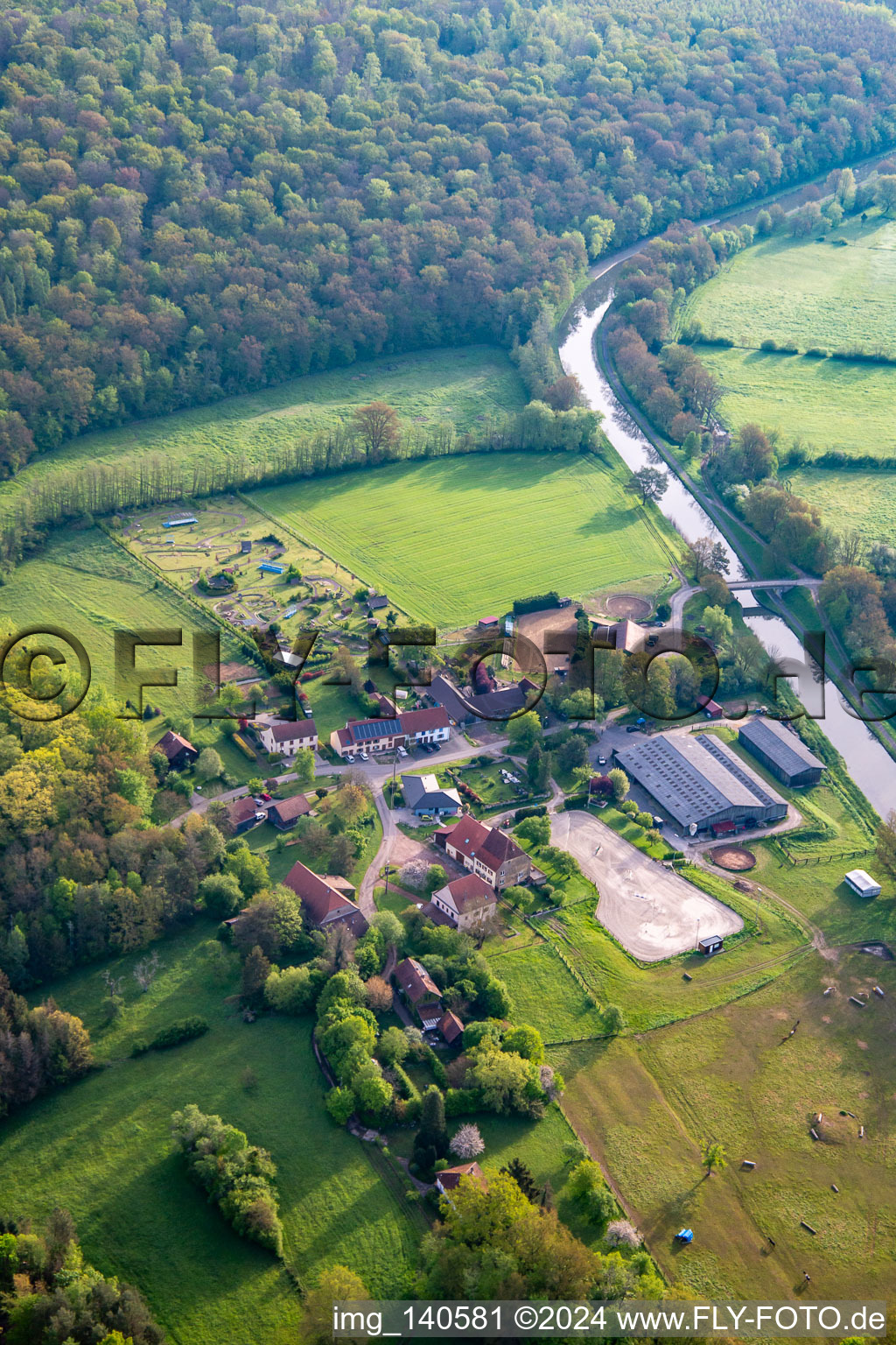 Photographie aérienne de Parc Naturel de Cheval à Neuweyerhof à Altwiller dans le département Bas Rhin, France