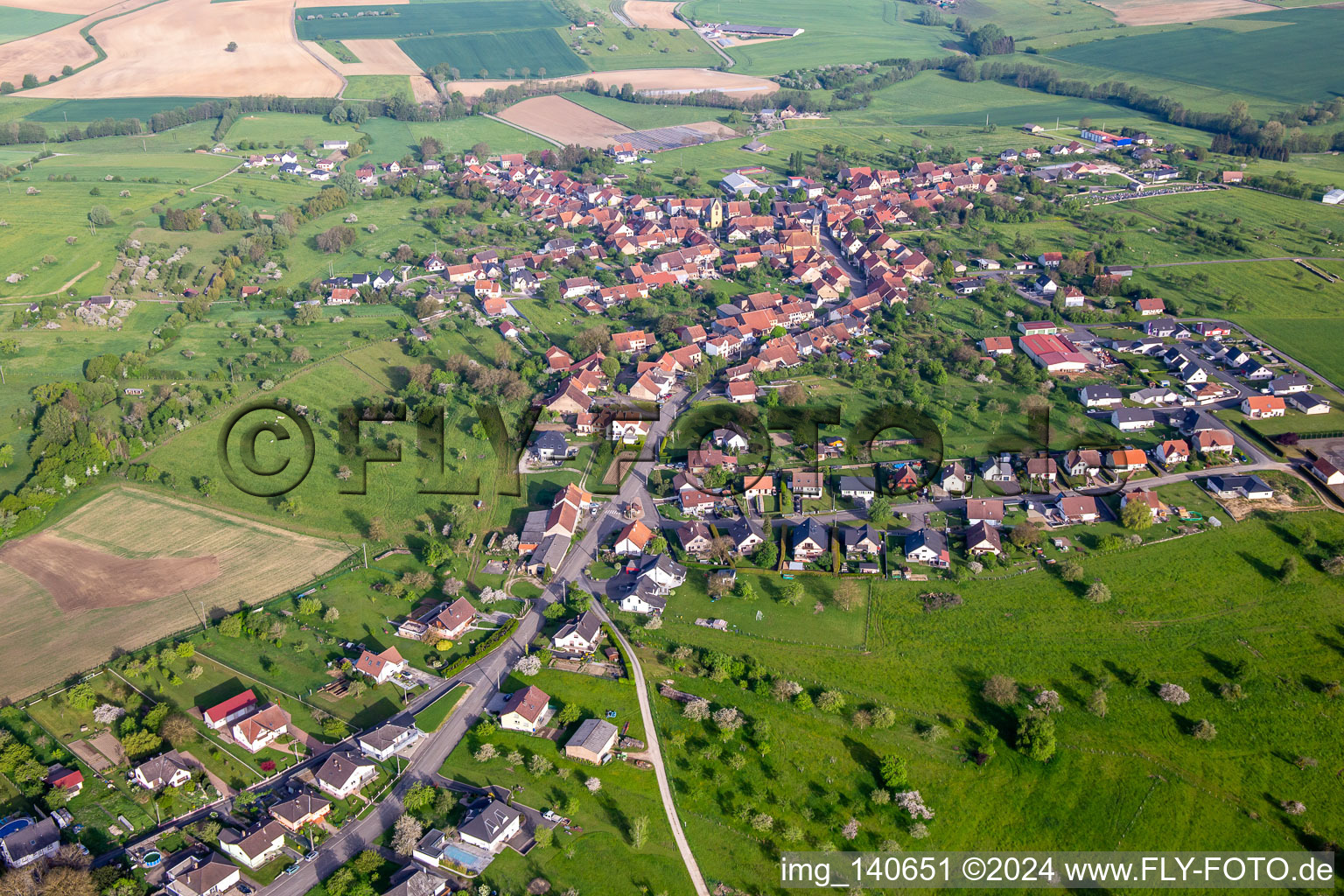 Vue aérienne de Butten dans le département Bas Rhin, France