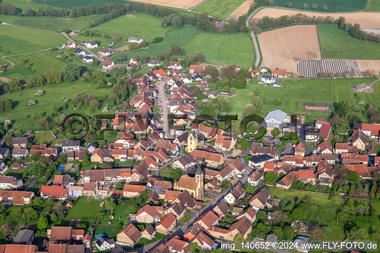 Vue aérienne de Rue de Ratzwiller à Butten dans le département Bas Rhin, France