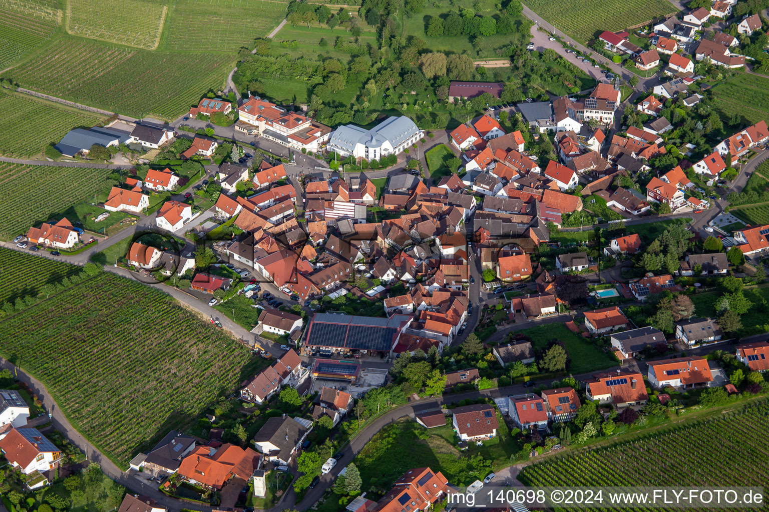 Vue aérienne de De l'ouest à le quartier Gleiszellen in Gleiszellen-Gleishorbach dans le département Rhénanie-Palatinat, Allemagne