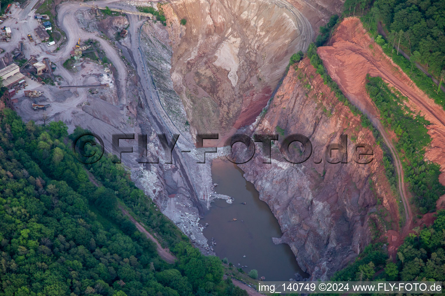 Photographie aérienne de Granit du Palatinat à Waldhambach dans le département Rhénanie-Palatinat, Allemagne