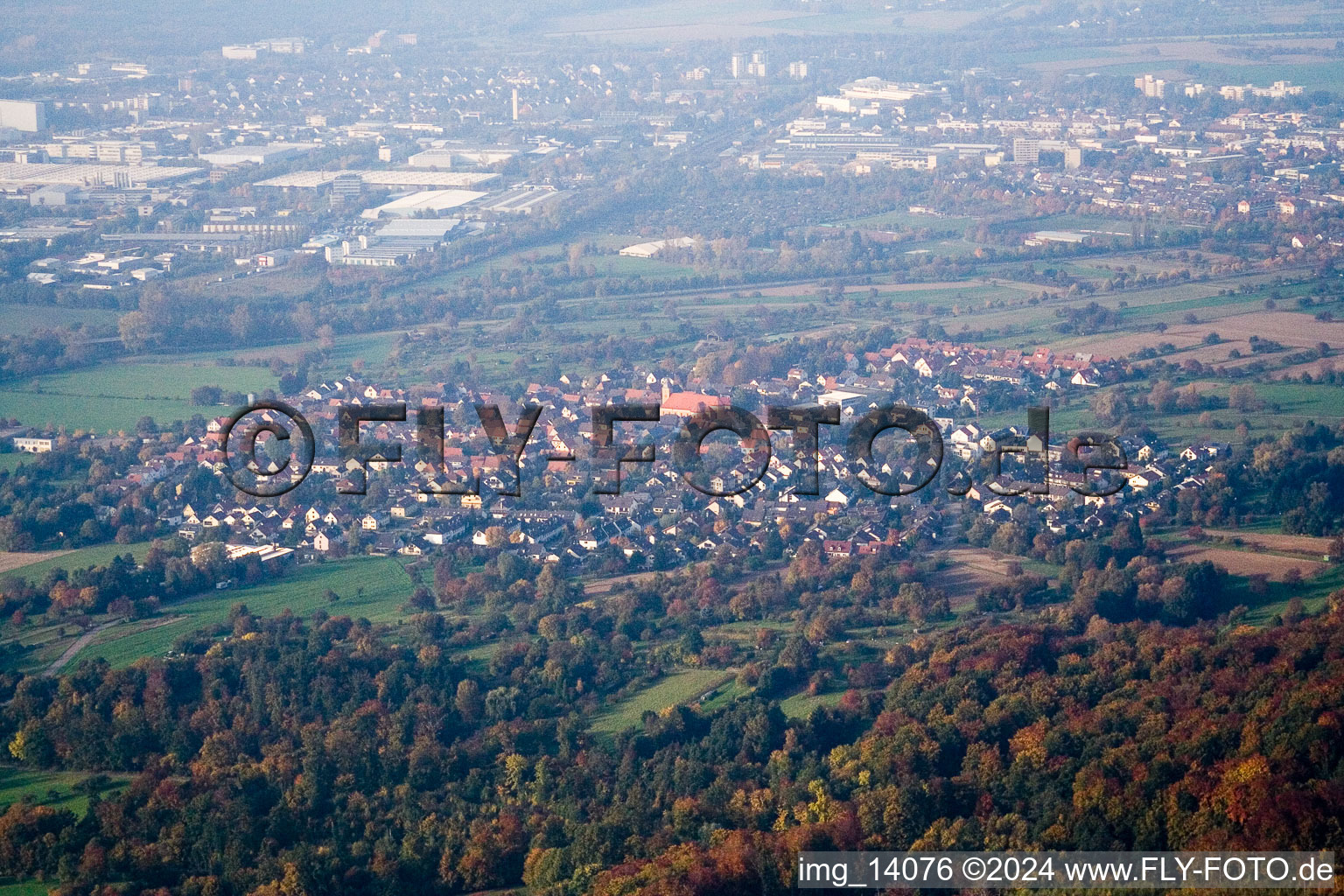 Enregistrement par drone de Quartier Oberweier in Ettlingen dans le département Bade-Wurtemberg, Allemagne