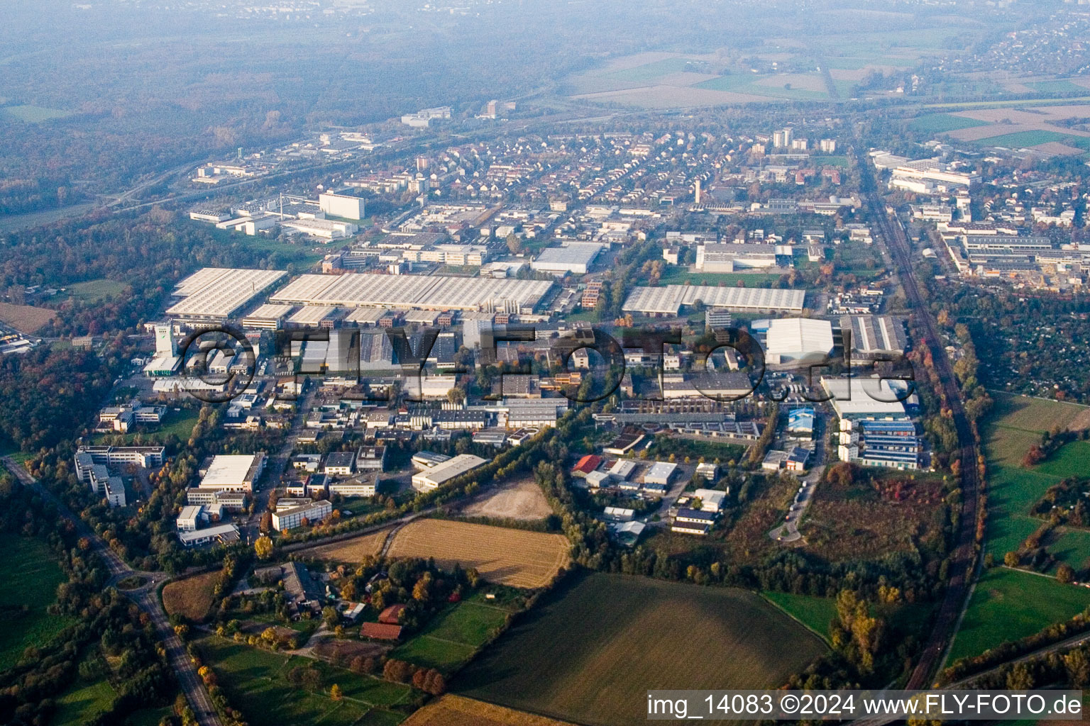 Ettlingen dans le département Bade-Wurtemberg, Allemagne d'en haut