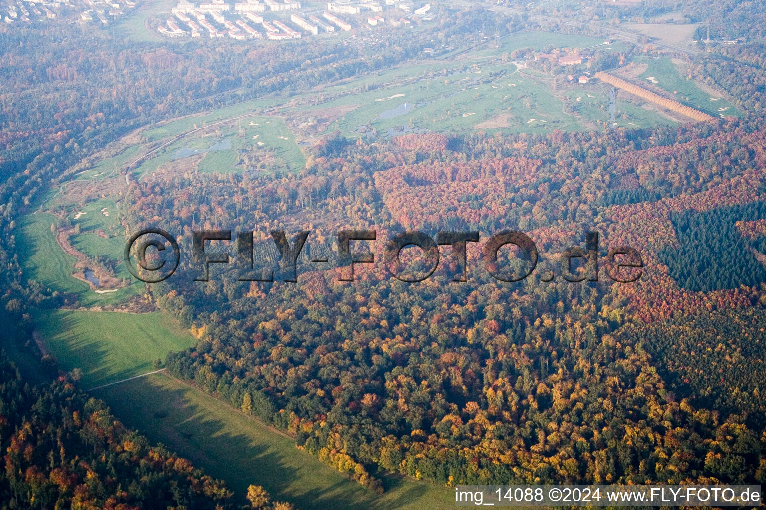 Vue aérienne de Hofgut Scheibenhardt, terrain de golf à le quartier Beiertheim-Bulach in Karlsruhe dans le département Bade-Wurtemberg, Allemagne