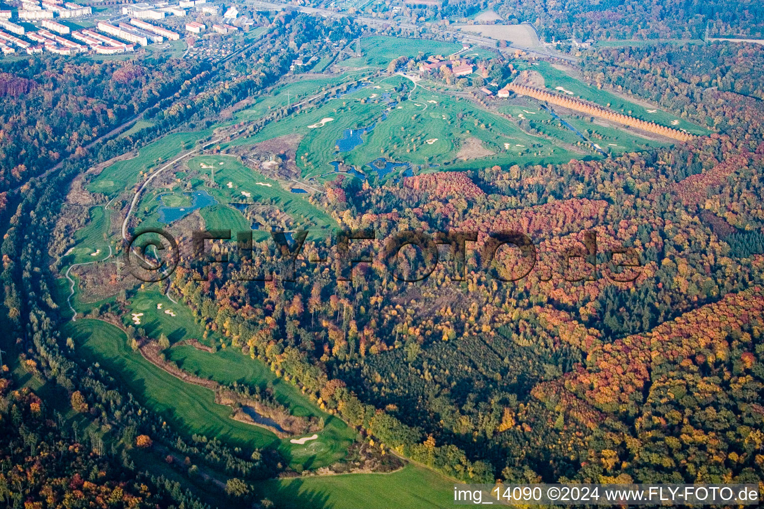 Photographie aérienne de Hofgut Scheibenhardt, terrain de golf à le quartier Beiertheim-Bulach in Karlsruhe dans le département Bade-Wurtemberg, Allemagne