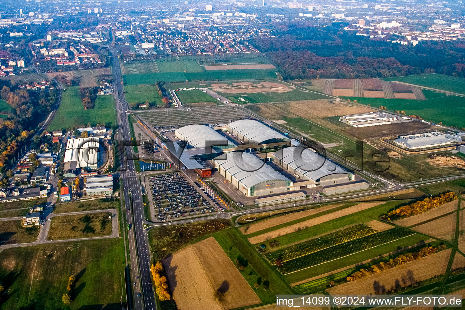 Vue aérienne de Nouveau salon, DM Arena à le quartier Forchheim in Rheinstetten dans le département Bade-Wurtemberg, Allemagne