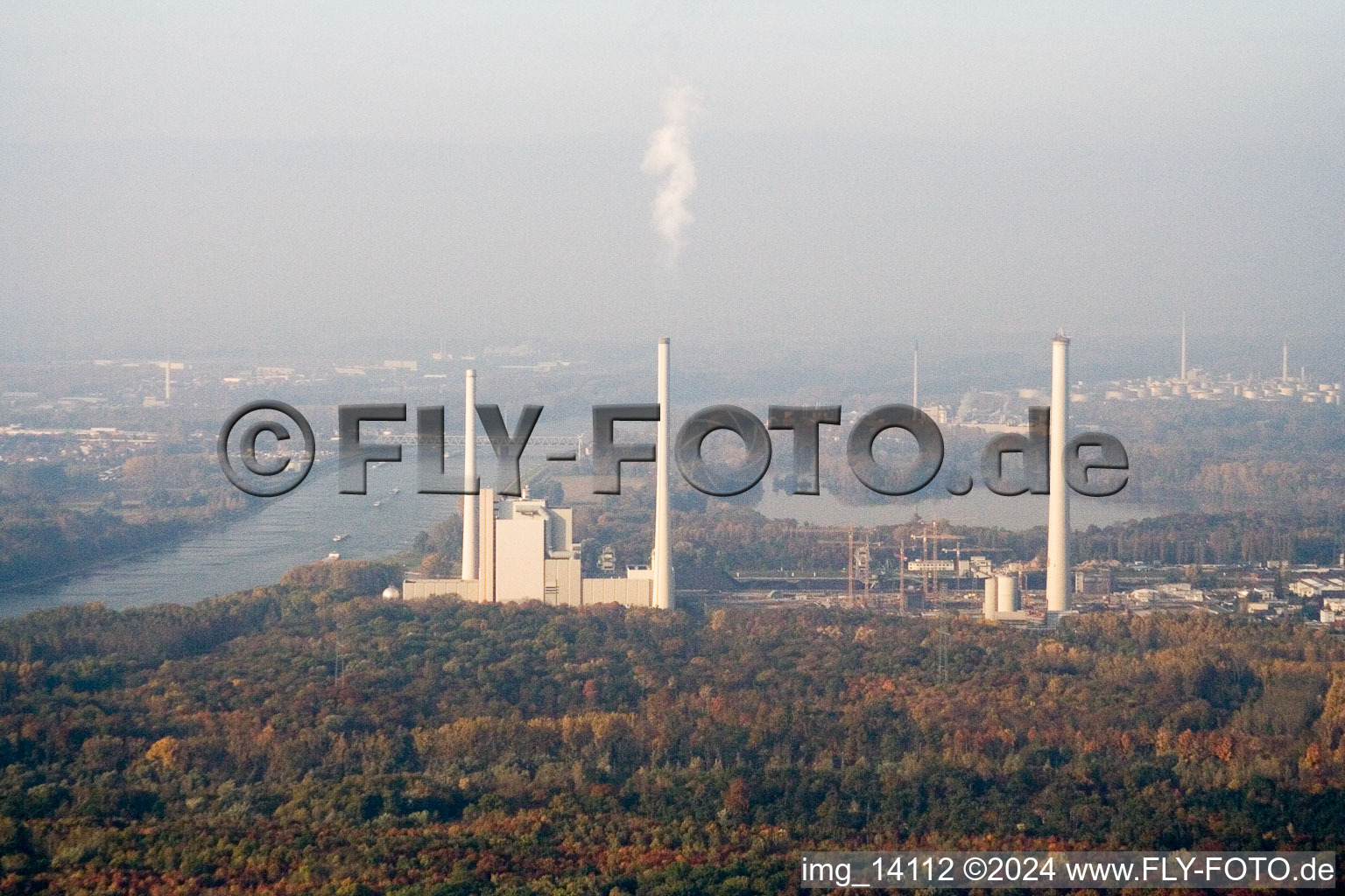 Vue aérienne de Centrale électrique EnBW à le quartier Rheinhafen in Karlsruhe dans le département Bade-Wurtemberg, Allemagne