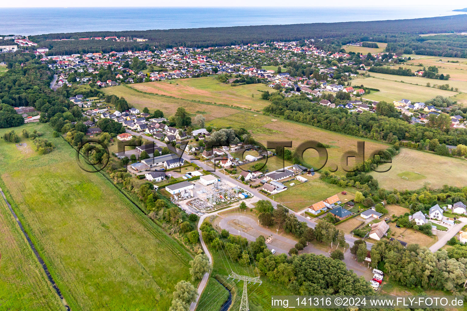 Vue aérienne de Peenestr à Karlshagen dans le département Mecklembourg-Poméranie occidentale, Allemagne