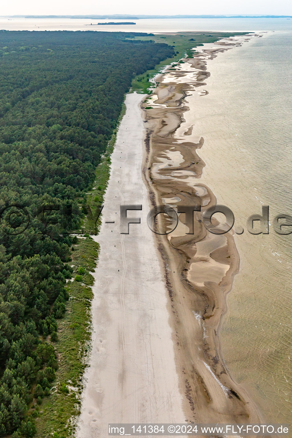 Vue aérienne de Plage pour chiens Peenemünde L'extrémité nord de 40 km de plage de sable ininterrompue sur Usedom à Peenemünde dans le département Mecklembourg-Poméranie occidentale, Allemagne