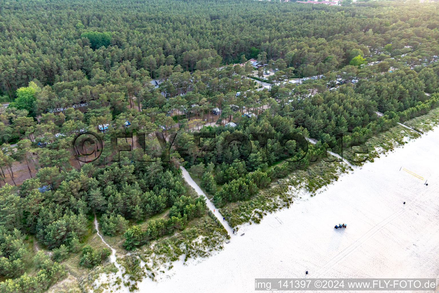 Vue aérienne de Camp de dunes Karlshagen à Karlshagen dans le département Mecklembourg-Poméranie occidentale, Allemagne