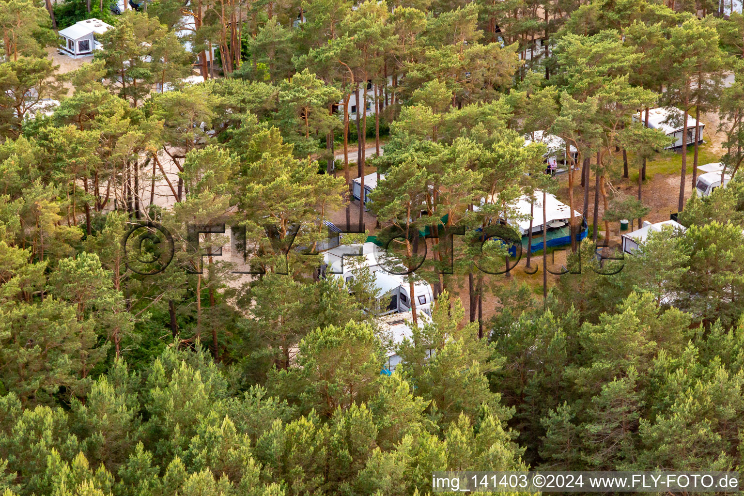 Camp de dunes Karlshagen à Karlshagen dans le département Mecklembourg-Poméranie occidentale, Allemagne d'en haut