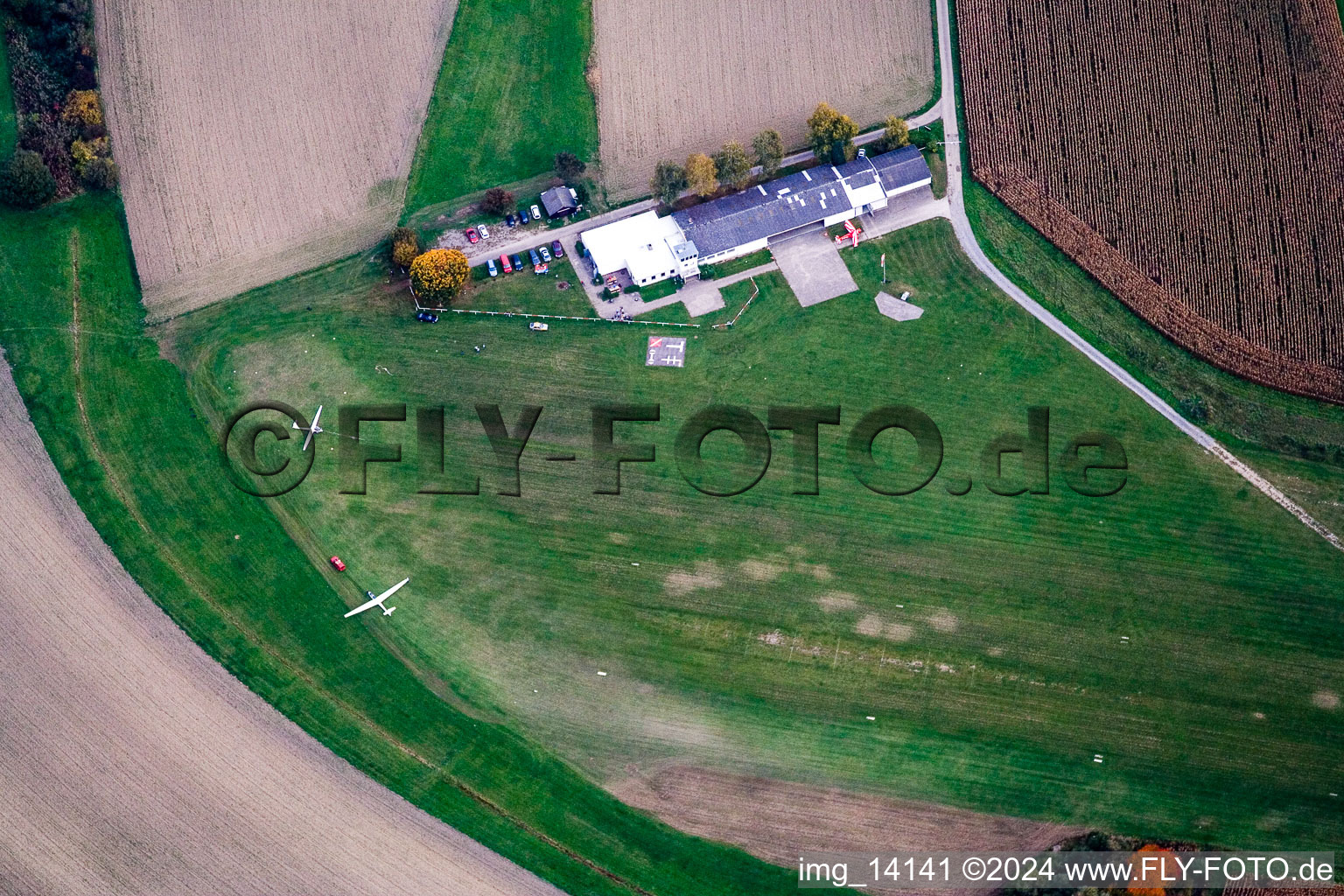 Vue aérienne de Aérodrome de planeurs à Linkenheim-Hochstetten dans le département Bade-Wurtemberg, Allemagne