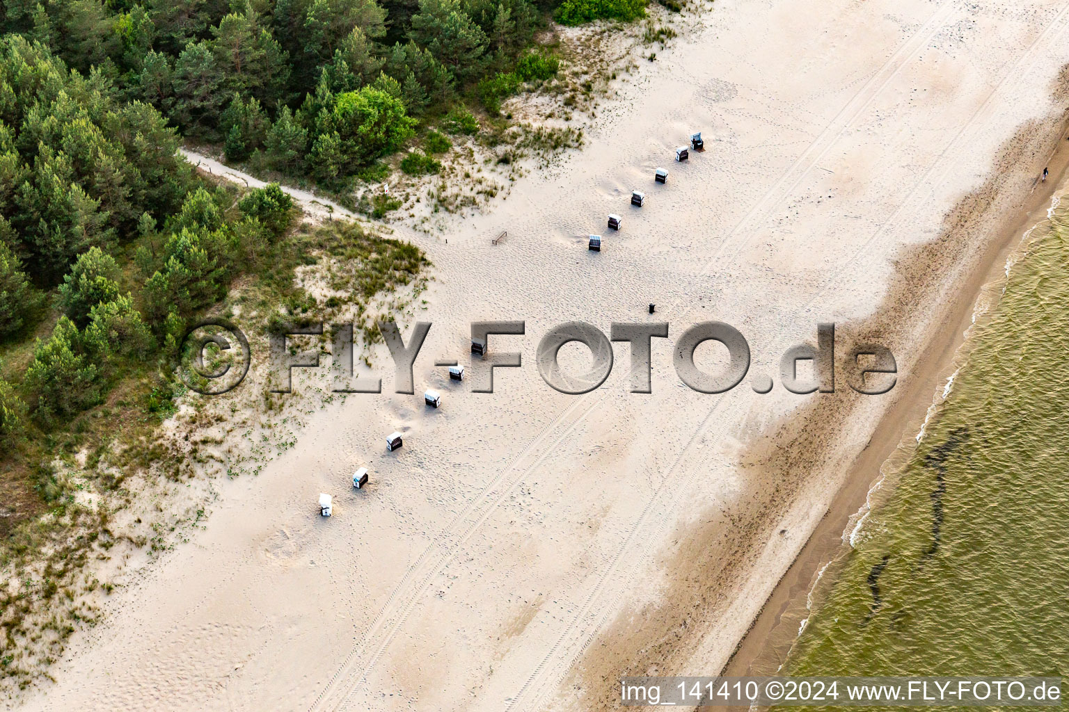 Vue aérienne de Plage pour chiens Trassenheide à Trassenheide dans le département Mecklembourg-Poméranie occidentale, Allemagne