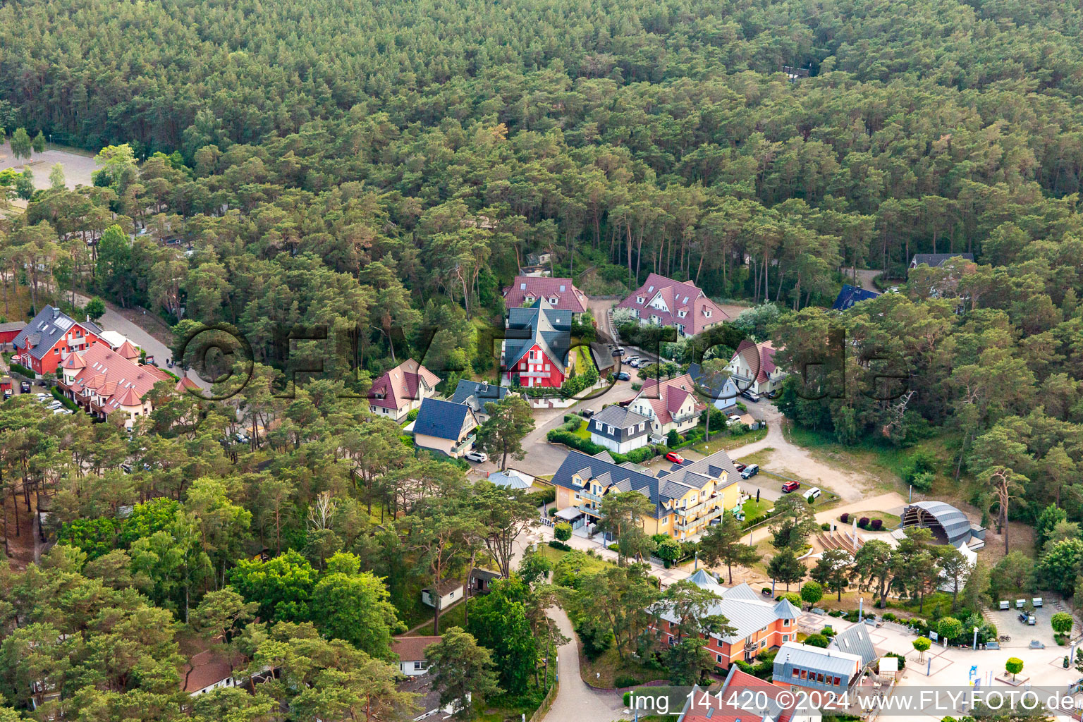 Vue aérienne de Maison forestière de dunes, maison de plage maison de dunes à Trassenheide dans le département Mecklembourg-Poméranie occidentale, Allemagne