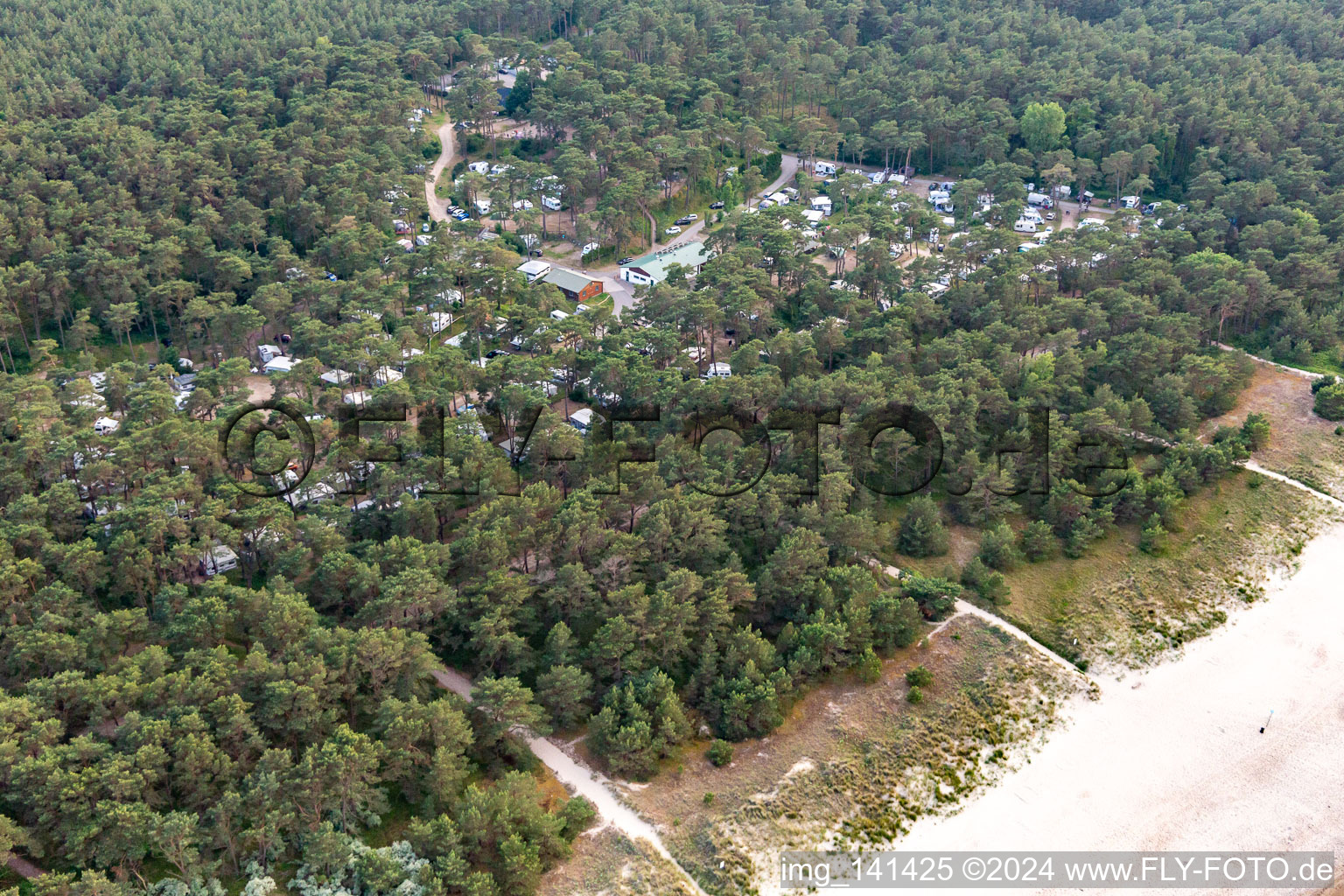 Vue aérienne de Camping « Ostseeblick » Trassenheide à Trassenheide dans le département Mecklembourg-Poméranie occidentale, Allemagne