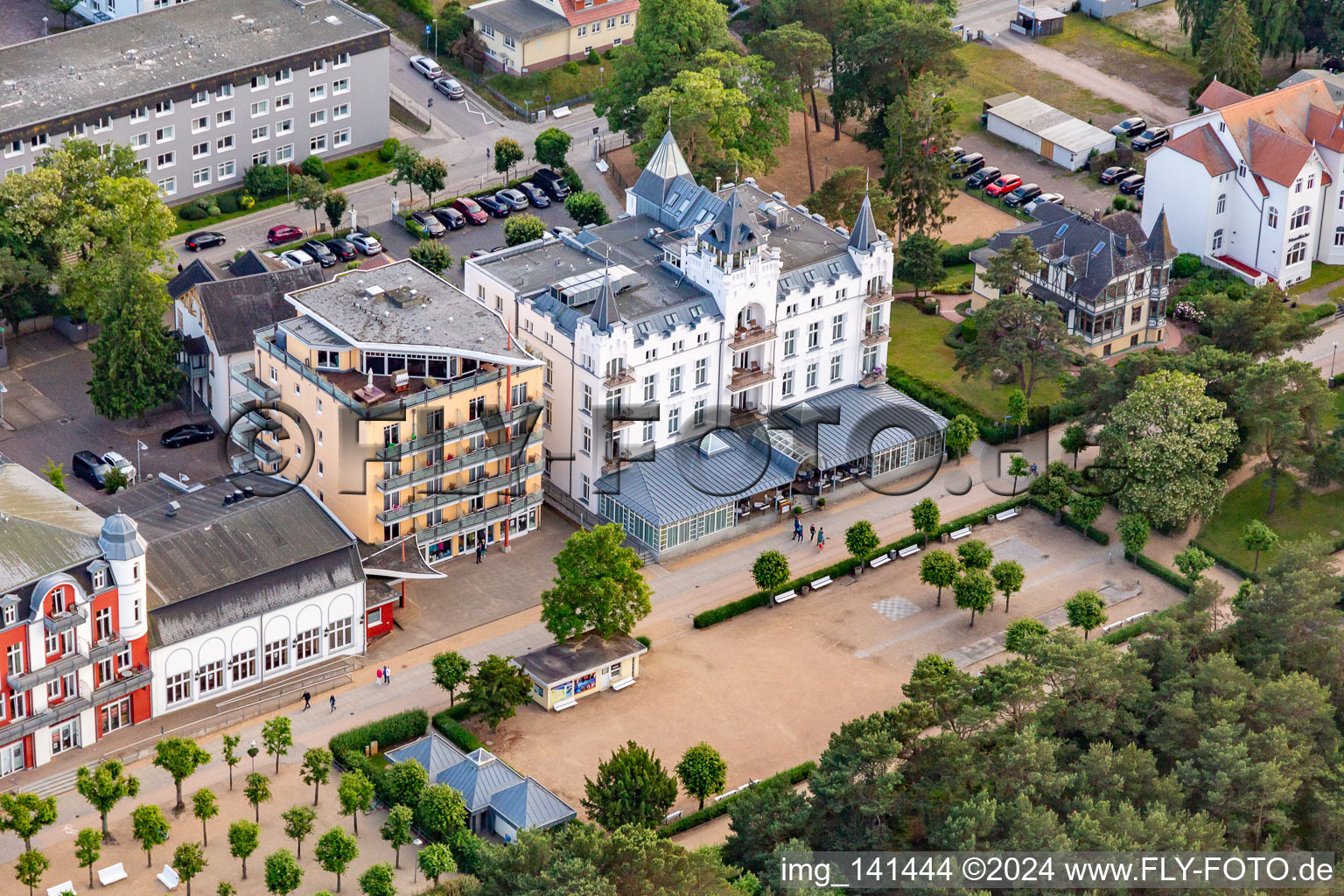 Vue aérienne de Hôtel Palais d'Usedom à Zinnowitz dans le département Mecklembourg-Poméranie occidentale, Allemagne