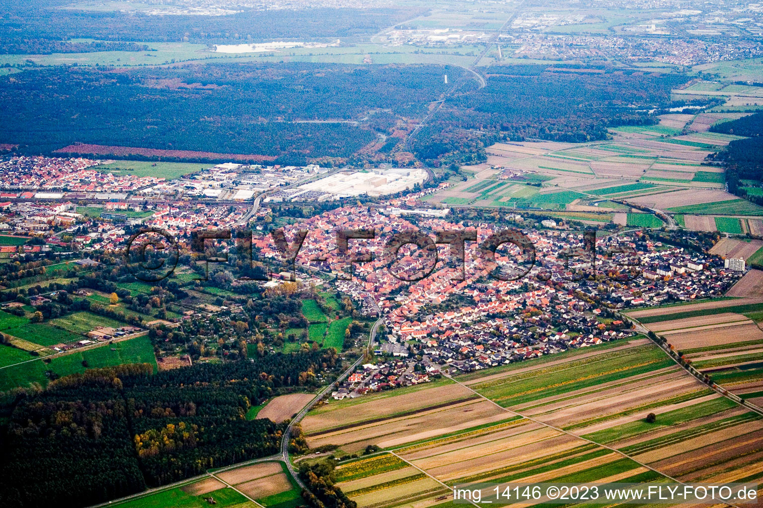 Liedolsheim dans le département Bade-Wurtemberg, Allemagne depuis l'avion